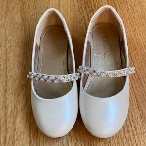 Dream Pairs Ivory Flat Dress Shoes